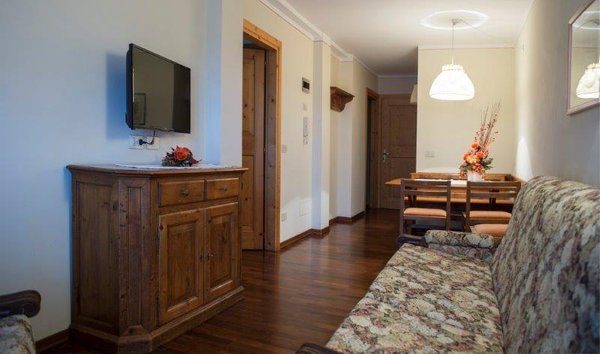 La zona giorno Residence Holidays Dolomiti