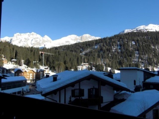 Foto esterno in inverno Alberti