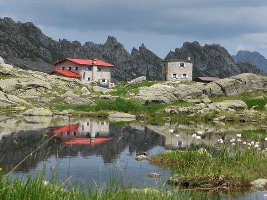 Foto esterno Rifugio Segantini Val D' Amola