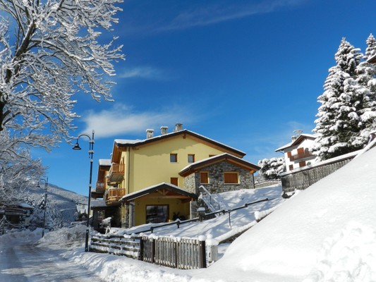 Foto esterno Garni-Hotel + Appartamenti Raggio di Luce