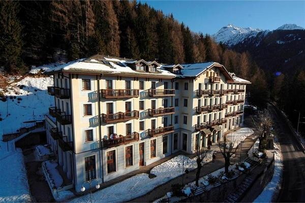 Foto esterno Hotel + Residence Palace Pontedilegno Resort