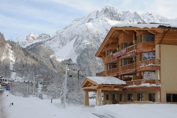Foto esterno in inverno Pegrà