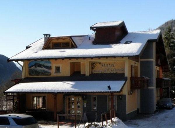 Foto invernale di presentazione Veduta dell'Adamello - Hotel 3 stelle