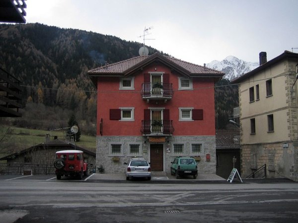 Foto esterno in estate La Genziana