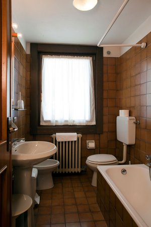 Foto del bagno Hotel Chalet Alpino