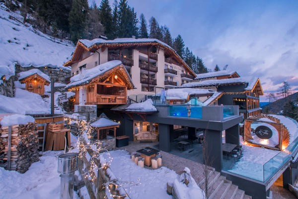 Foto esterno Hotel Chalet al Foss Alp Resort