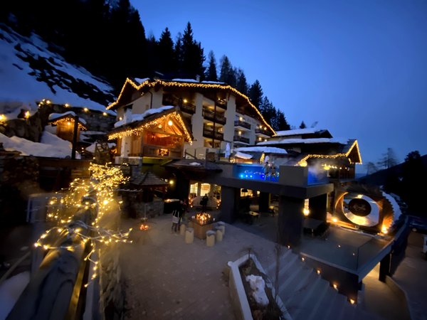 Foto esterno in inverno Chalet al Foss Alp Resort
