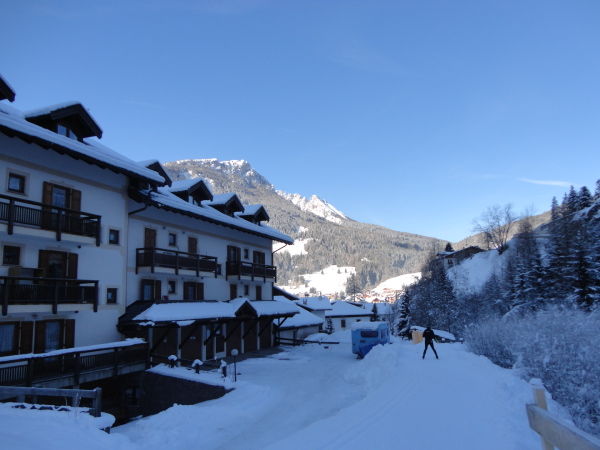 Foto esterno in inverno Ciasa Longiarif