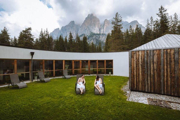 Foto Außenansicht Wellness Center Natura Wellness