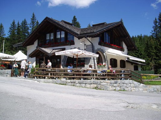 Photo exteriors Restaurant Cascina Zeledria