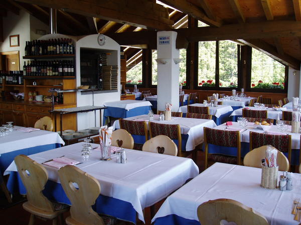 Das Restaurant Madonna di Campiglio Cascina Zeledria