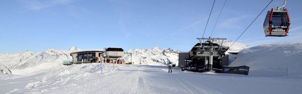 Foto invernale di presentazione Rifugio Passo Paradiso