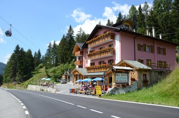 Foto esterno Ristorante La Roccia