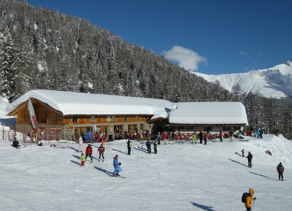 Foto invernale di presentazione Rifugio Lo Scoiattolo