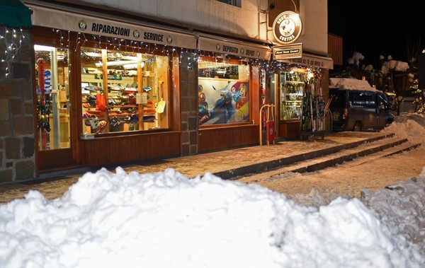 Foto esterno Noleggio sci Snow Service 3