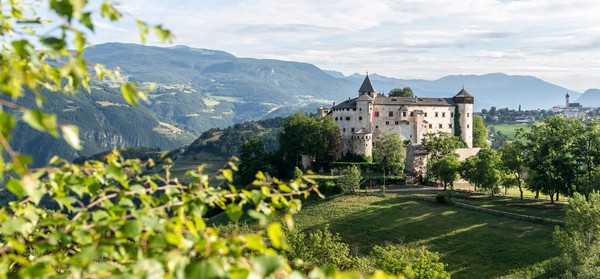 Photo exteriors in summer Castel Prösels