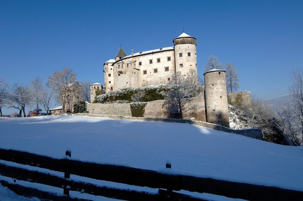Photo exteriors Castel Prösels