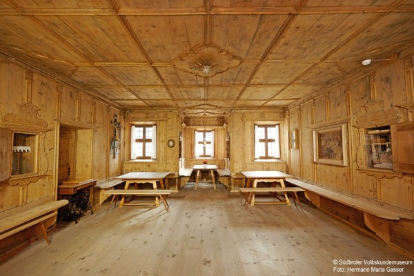 Foto di alcuni dettagli Museo provinciale degli usi e costumi