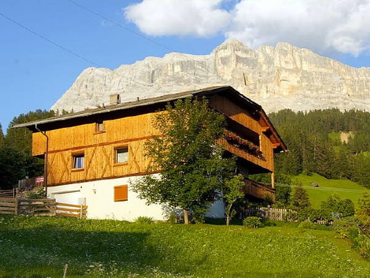 Foto Außenansicht Ferienwohnungen Ciasa Ploner
