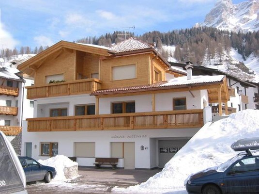 Foto Außenansicht Ferienwohnungen Ciasa Settsass