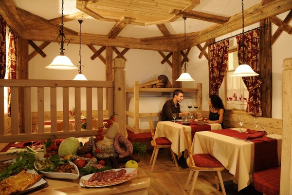 Il ristorante Sanzeno (Val di Non) Casez Apparthotel