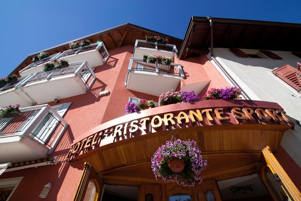 Foto esterno in estate Sport