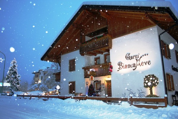 Foto esterno Garni Biancaneve