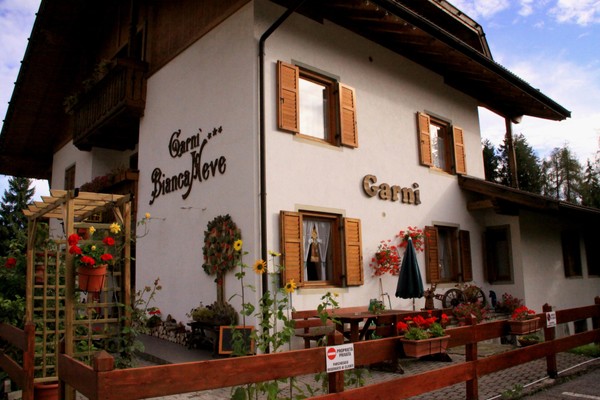Foto esterno Garni Biancaneve