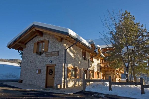 Photo exteriors Hotel Mountain lodge Predaia Ai Todes'ci