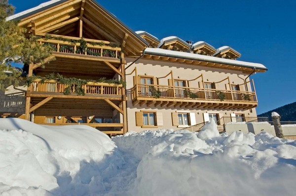 Photo exteriors Hotel Mountain lodge Predaia Ai Todes'ci