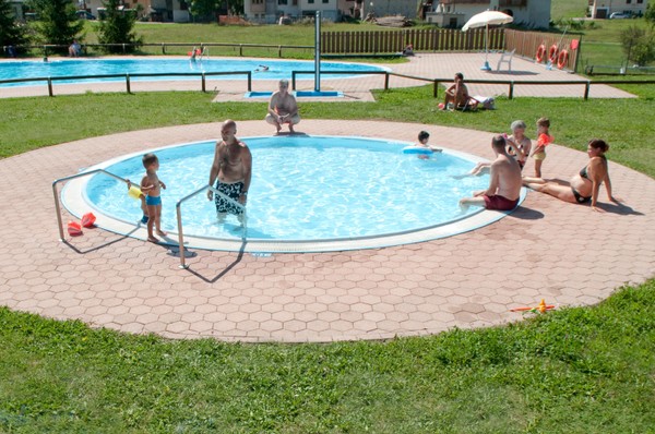 Photo of the outdoor swimming pool