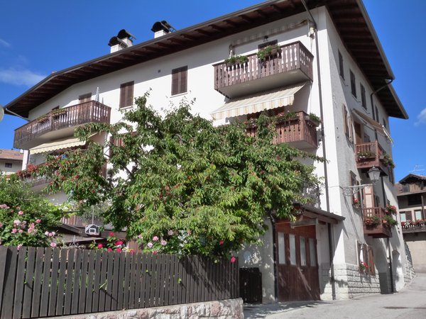 Foto esterno in estate Brentari Cornelio