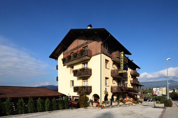 Foto estiva di presentazione Hotel Bucaneve