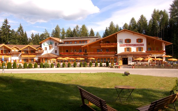 Foto Außenansicht Hotel Waldheim Resort & Spa