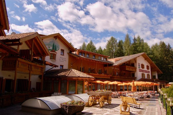 Foto esterno in estate Waldheim Resort & Spa