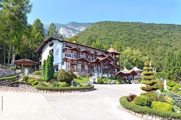 Foto Außenansicht Hotel Scoiattolo