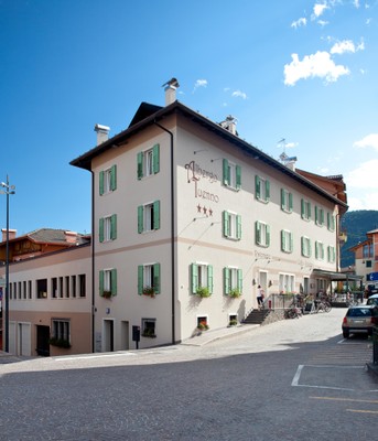 Photo exteriors Hotel Tuenno