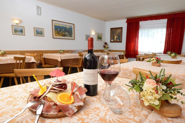 Das Restaurant Fondo (Fondo - Mendola) Albergo Aurora - Alpin Gourmet