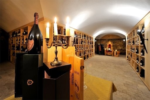 La cantina dei vini Ronzone Orsogrigio