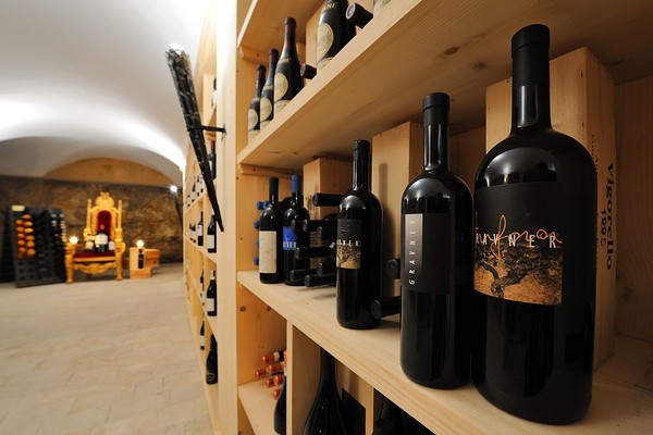 La cantina dei vini Ronzone Orsogrigio