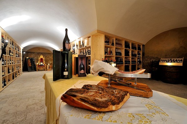 La cantina dei vini Ronzone Orsogrigio