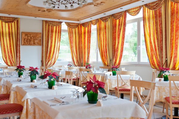 Il ristorante Ronzone Stella delle Alpi Wellness & Resort