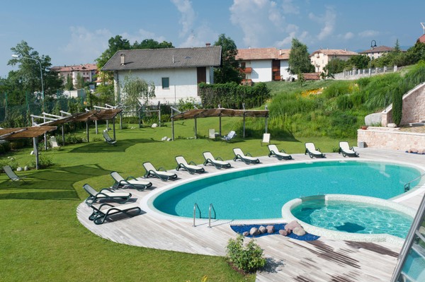 Foto della piscina all'aperto