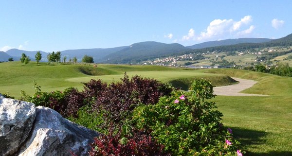 Foto esterno in estate Dolomiti Golf Club