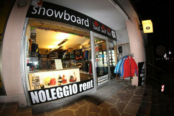 Presentation Photo Ski and snowboard rental 6punto9 SnowHouse