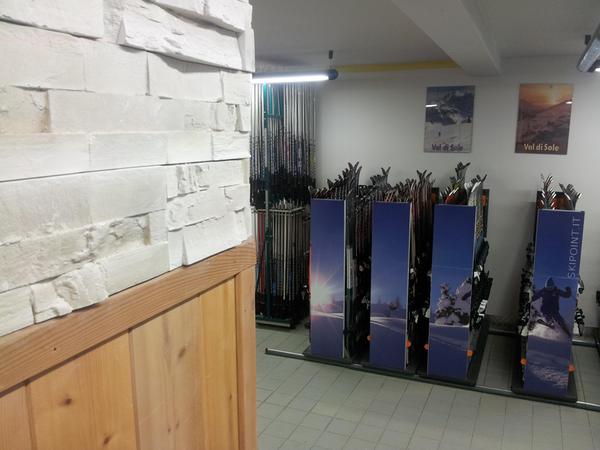 Skipoint - Noleggio sci e snowboard Mezzana