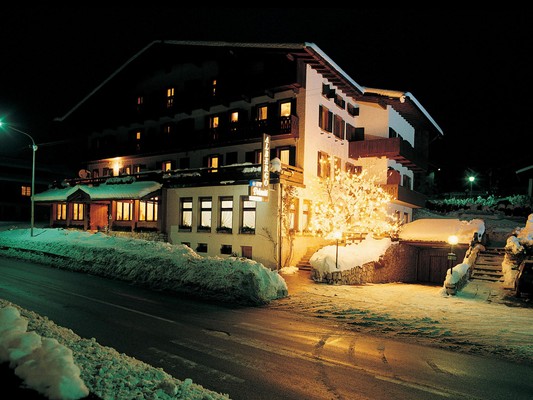 Foto Außenansicht Hotel Dolomiti