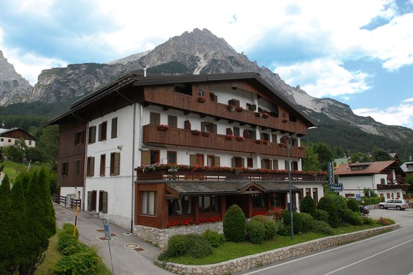 Foto estiva di presentazione Hotel Dolomiti