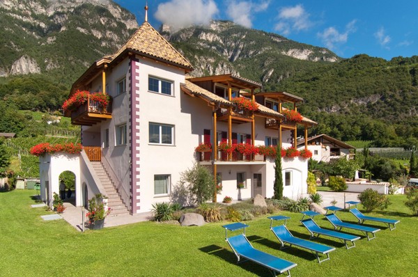 Foto esterno Azienda vinicola Santlhof