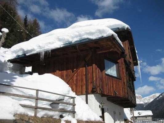 Foto Außenansicht Ferienwohnungen Tabià Piere del Checco